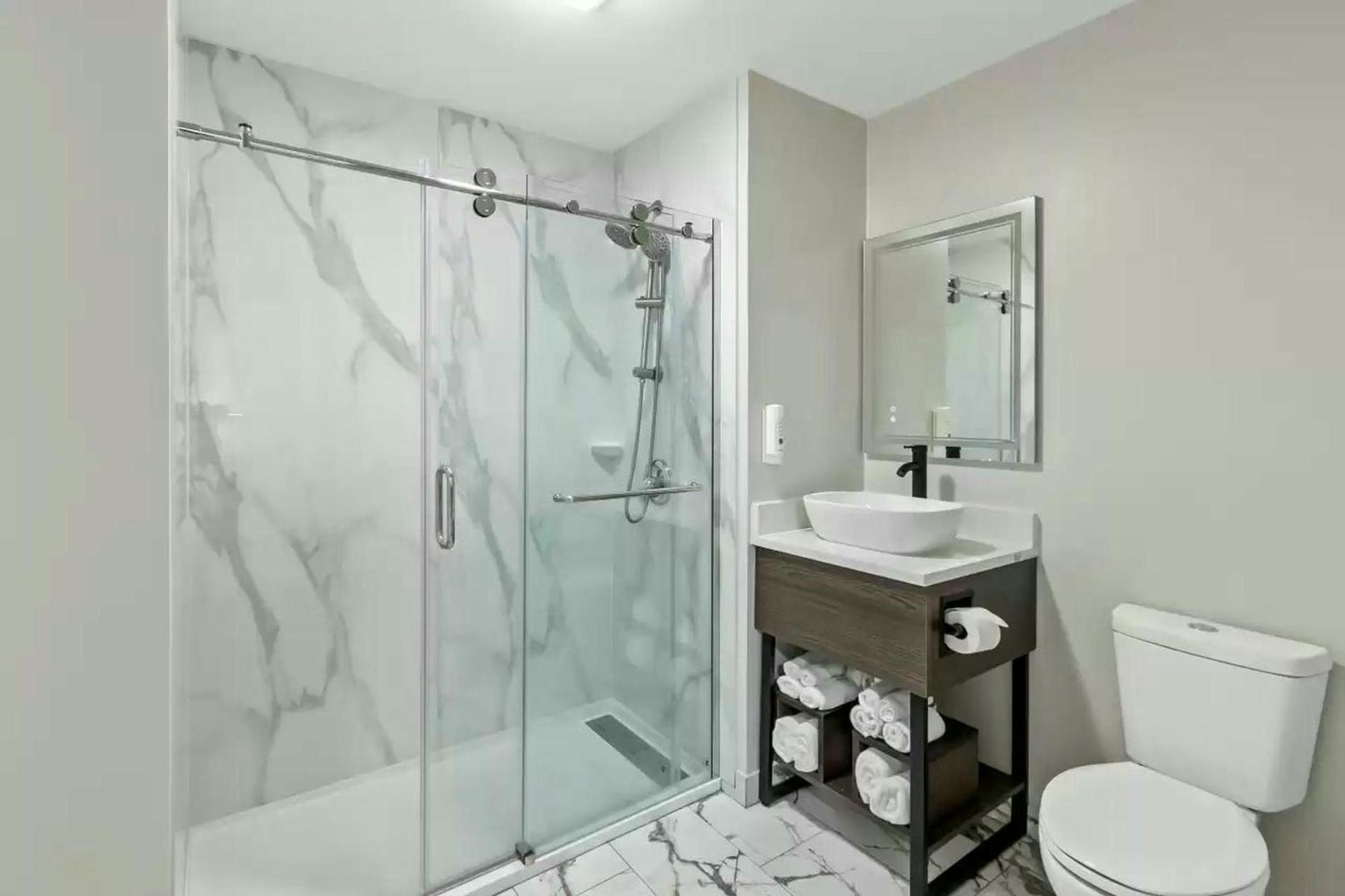Quality Inn & Suites Columbia Harbison Buitenkant foto