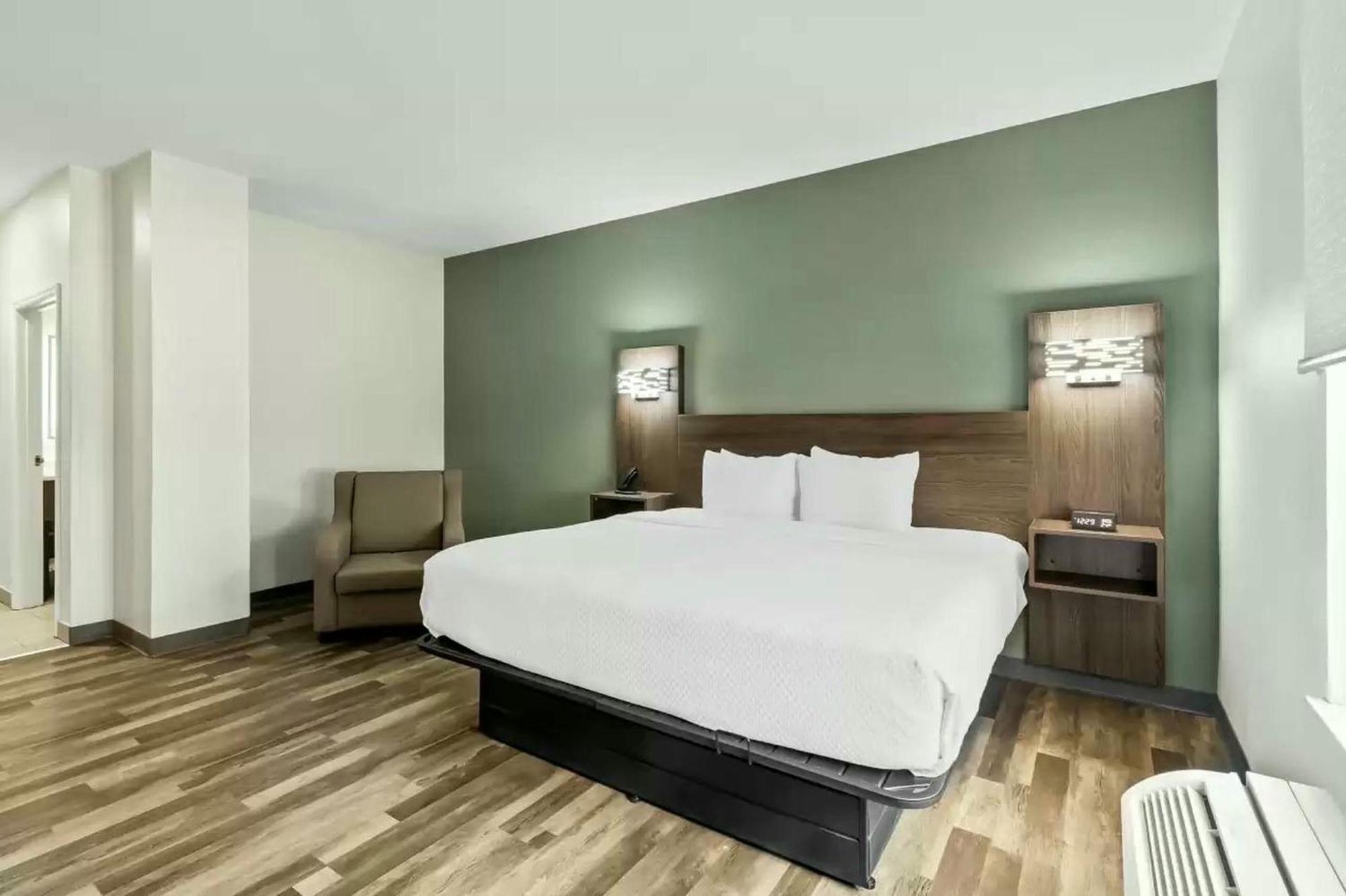Quality Inn & Suites Columbia Harbison Buitenkant foto