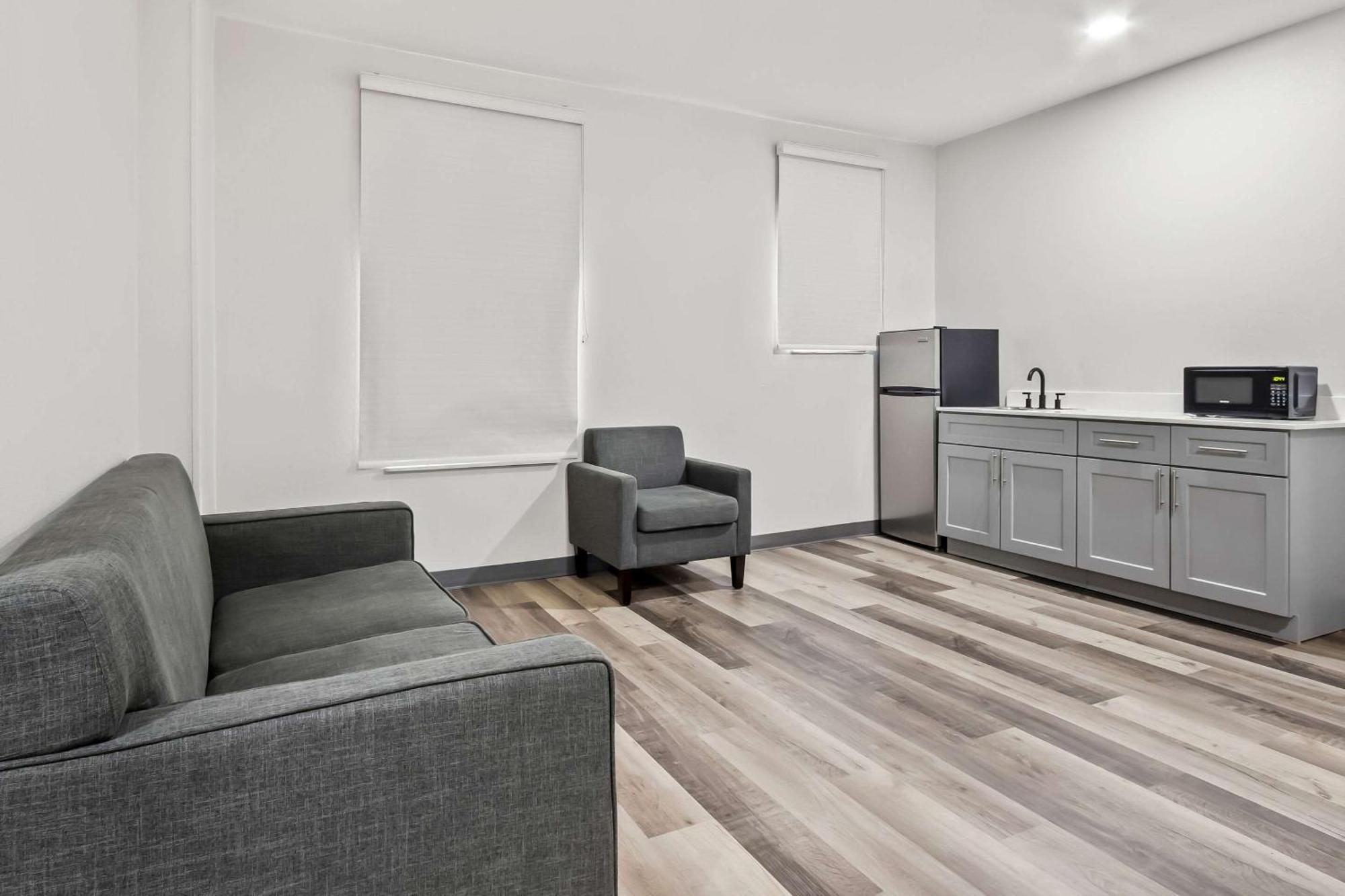 Quality Inn & Suites Columbia Harbison Buitenkant foto